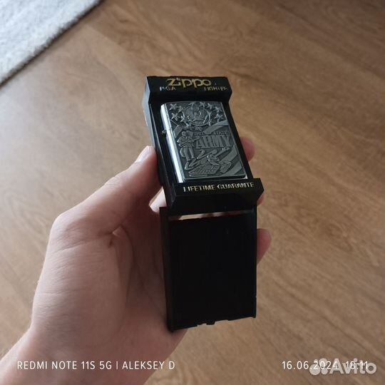 Оригинальная зажигалка zippo 