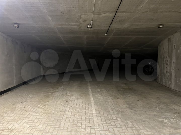 Машиноместо, 25 м²