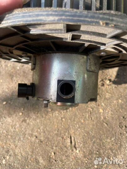 Мотор отопителя с крыльчаткой