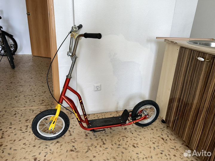 Самокат с надувными колесами Mustang