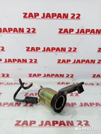 Прикуриватель задний правый Mitsubishi Pajero