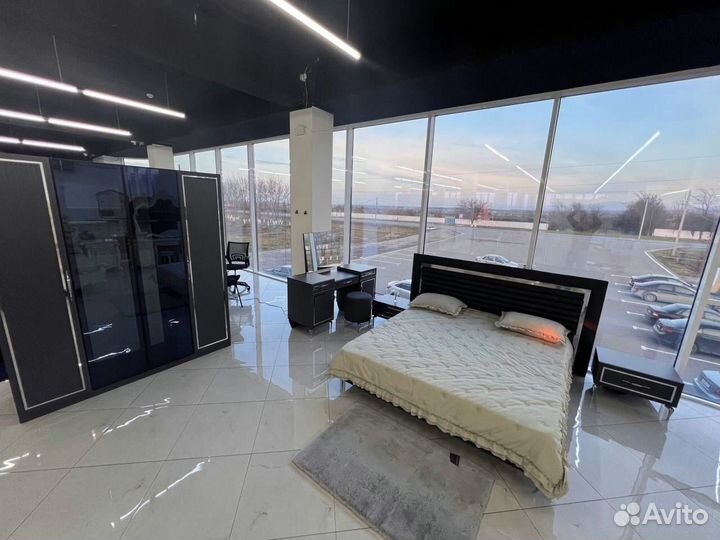 Спальный гарнитур