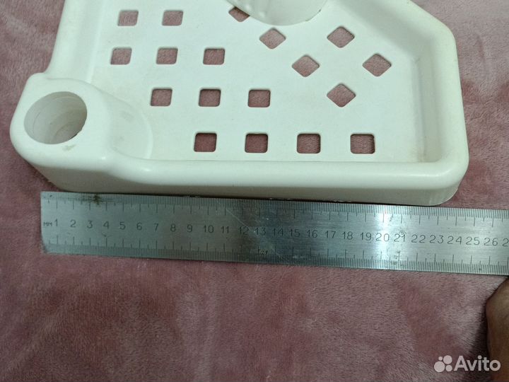 Угловая полка для ванной