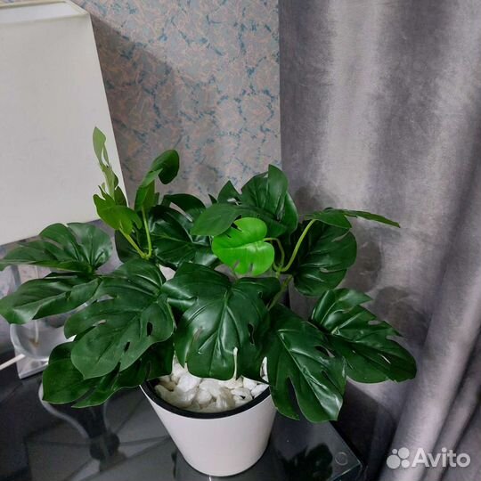 Искусственные растения, цветы в горшке