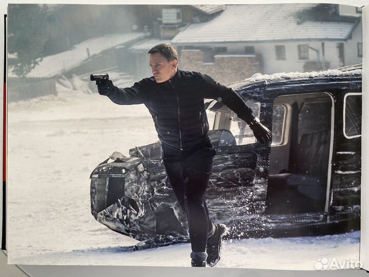 Книга The James Bond Archives издательство Taschen