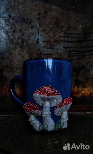 Кружка с декором из полимерной глины Мухоморы