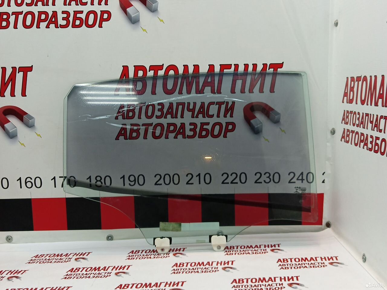 Стекло заднее правое Jac J7