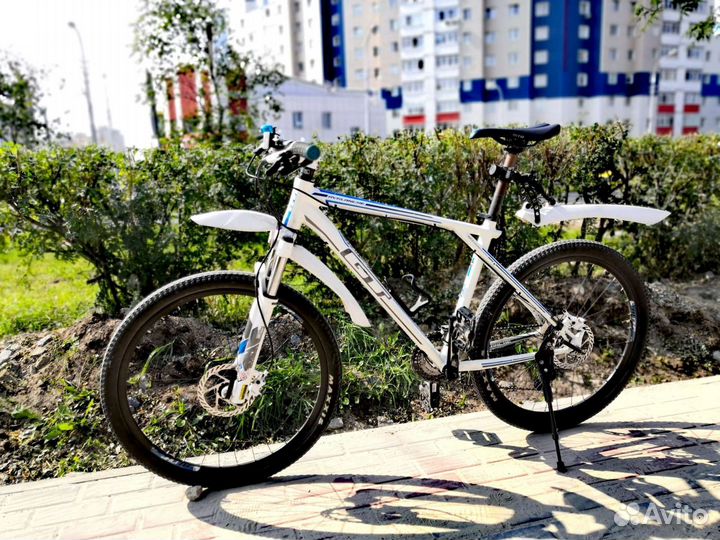 Beло пpoкaт GT, Jamis, Merida