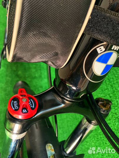 Велосипед на литых дисках BMW