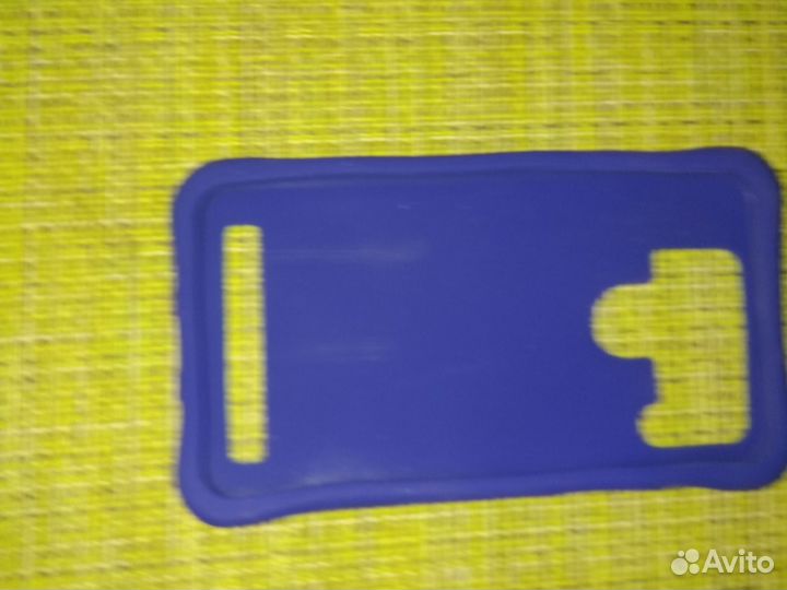 Чехол на телефон