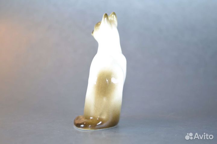 Сиамский кот фарфоровая статуэтка