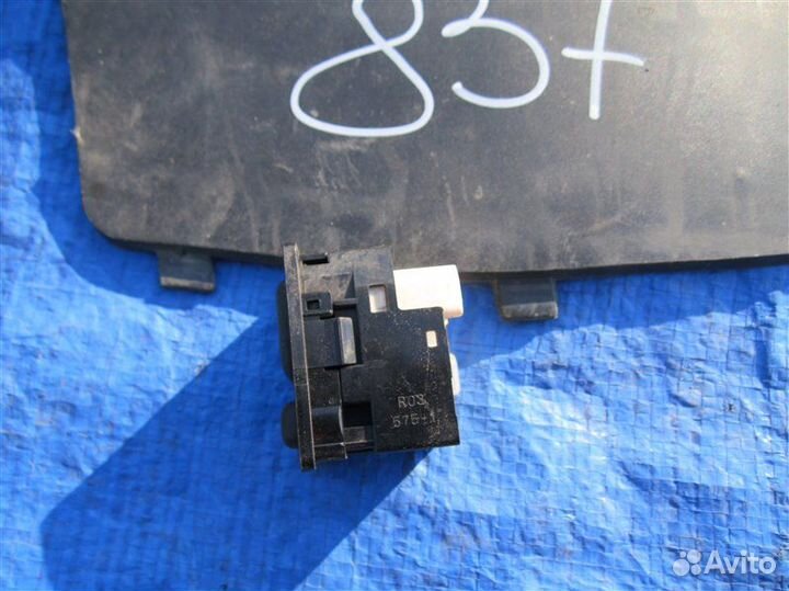 Блок управления зеркалами Toyota Prius ZVW30