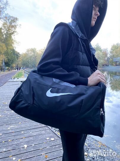 Спортивная сумка Nike