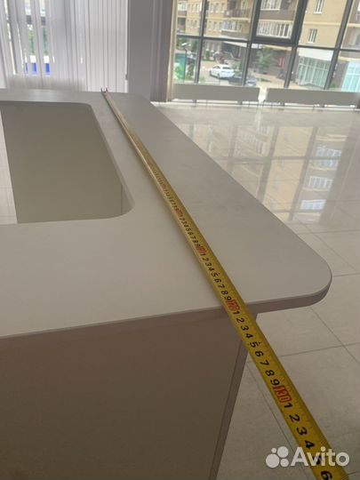 Стойка ресепшн