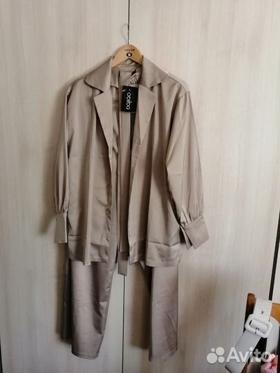 Брючный костюм женский