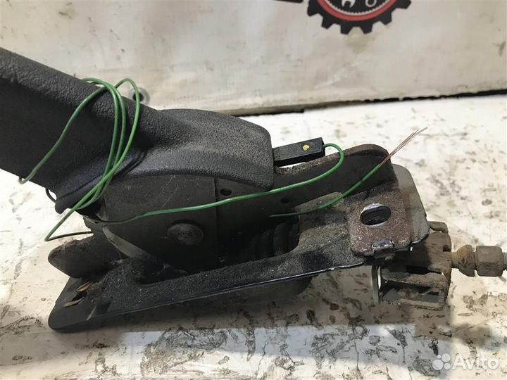 Рычаг стояночного тормоза Renault Clio /Symbol 19