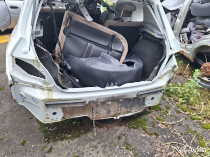 Задняя панель пол багажника Peugeot 307