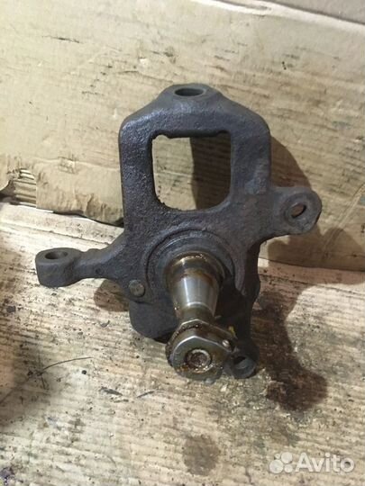 Кулак поворотный передний левый Volkswagen LT