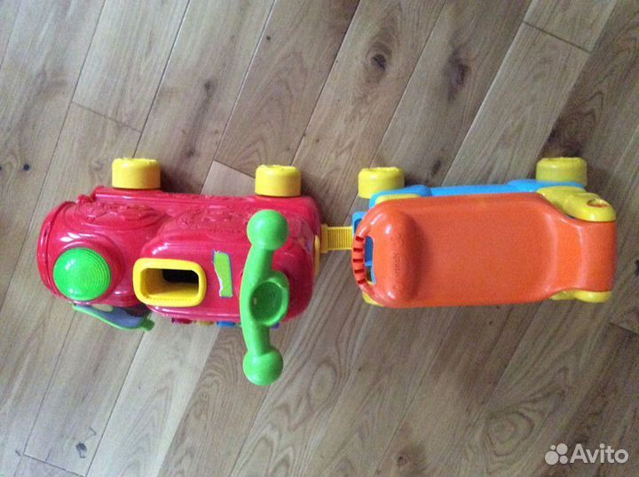 Веселый паровозик Развивающая игрушка каталка