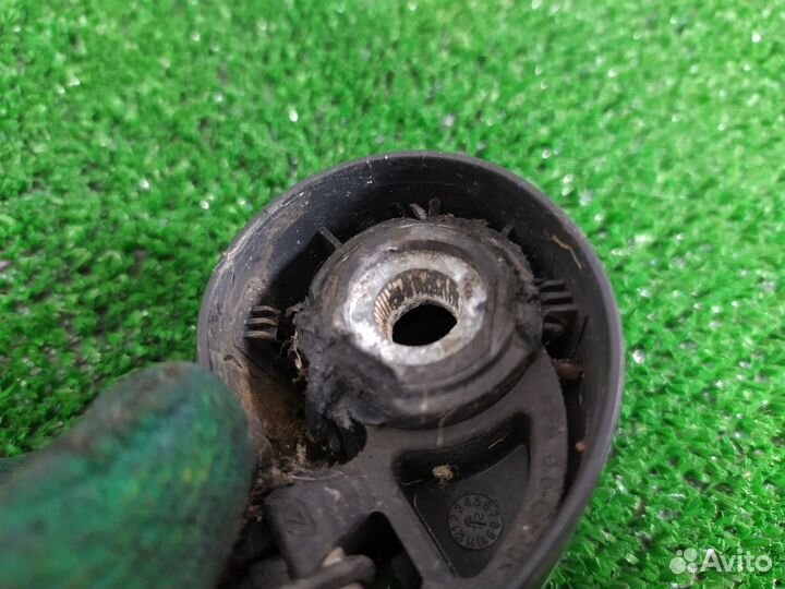 Поводок стеклоочистителя заднего