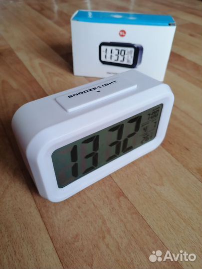 Часы электронные настольные