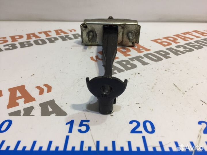 Шевроле Ограничитель открытия задней двери Прав