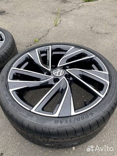 Комплект литых дисков R19x8 5x112