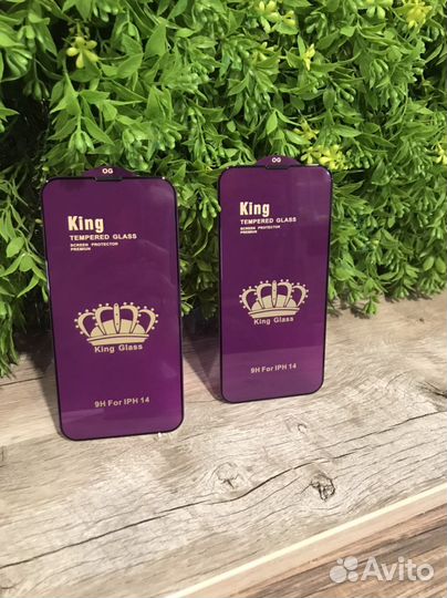 Защитное стекло iPhone 14