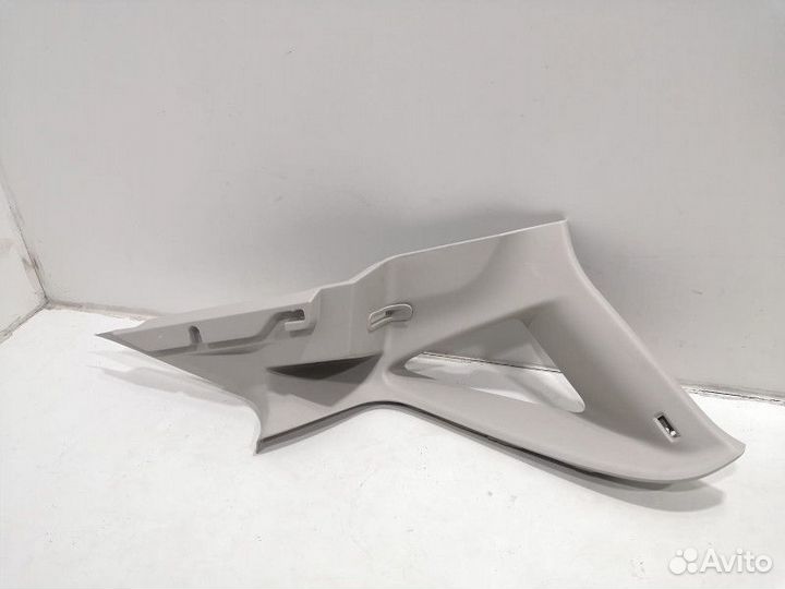 Обшивка центральной стойки правая Land Rover