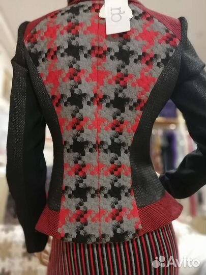 Новый женский жакет от Roccobarocco (Италия)