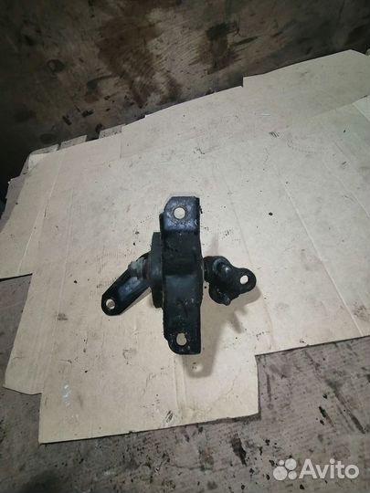 Подушка двигателя Toyota Carina E Тойота Карина Е