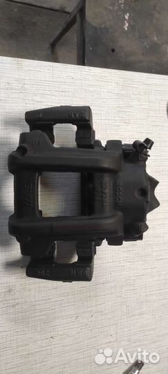 Тормозной суппорта bmw g20