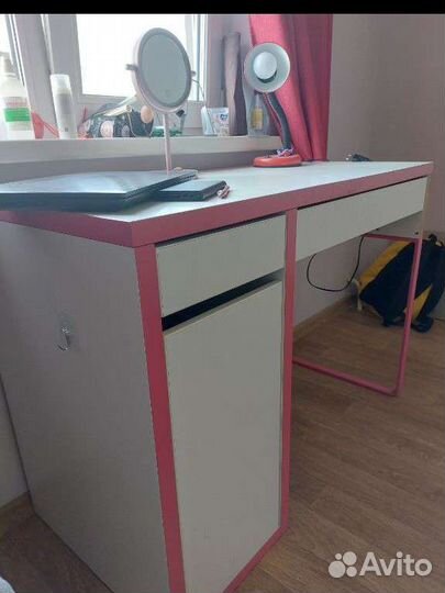 Детский письменный стол
