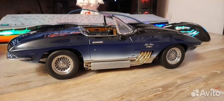 Chevrolet Corvette Mako Shark 1961 1:18