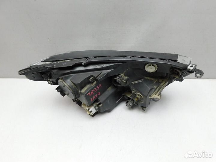 Фара левая Toyota RAV4