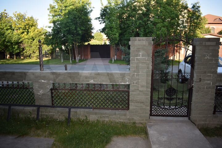 Коттедж 650 м² на участке 11 сот.