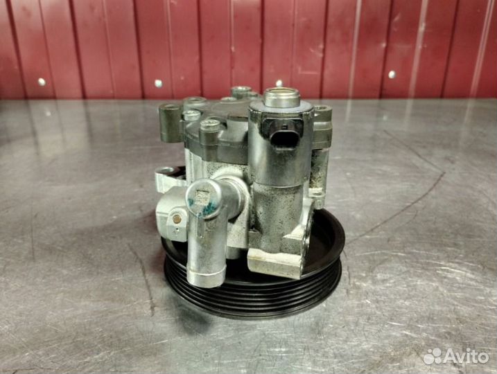 Насос гидроусилителя руля Mercedes C-Class W204