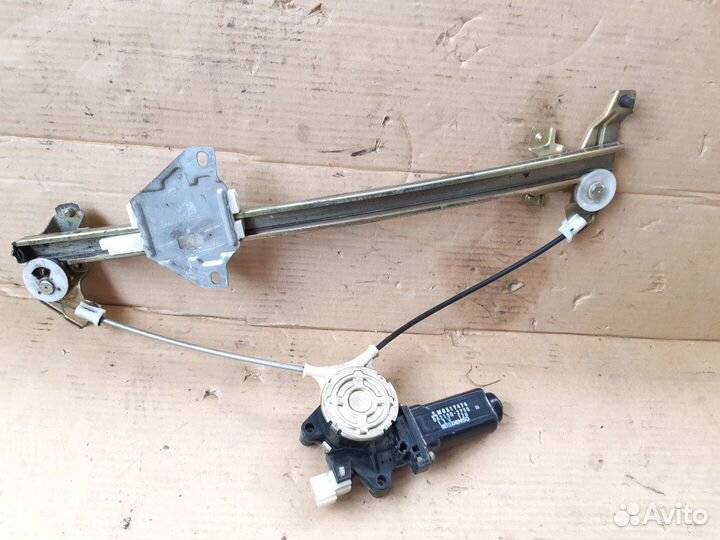 Стеклоподъёмник передний Митцубиси Галант E3