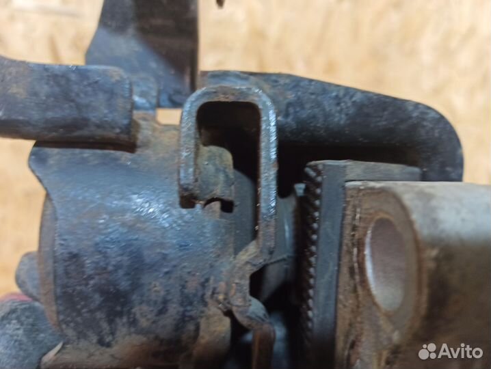 Подушка двигателя правая Toyota Corolla E150