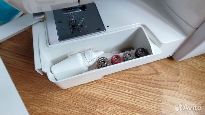 Швейная машина Janome