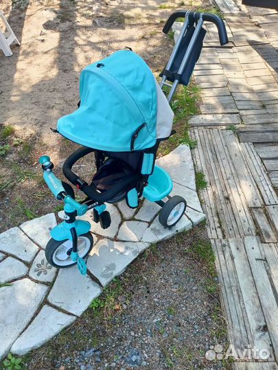 Трехколесный велосипед с ручкой