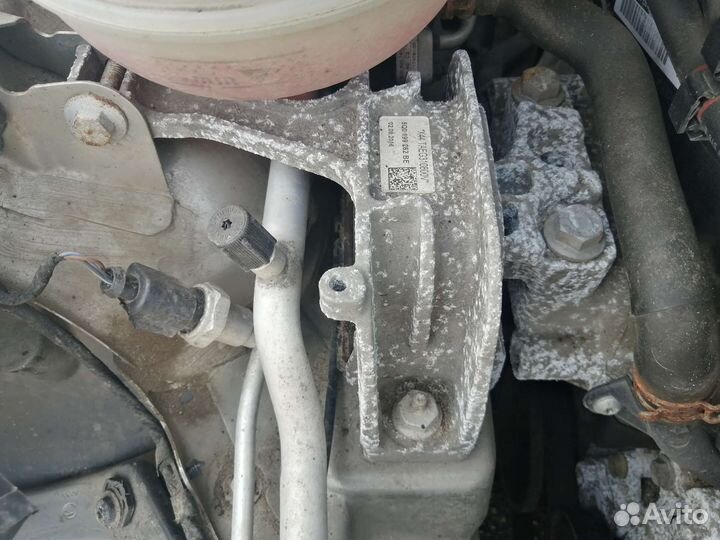 Опора подушка двигателя правая Skoda Octavia III 7