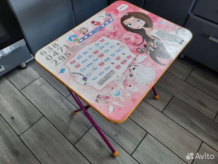 Детский столик