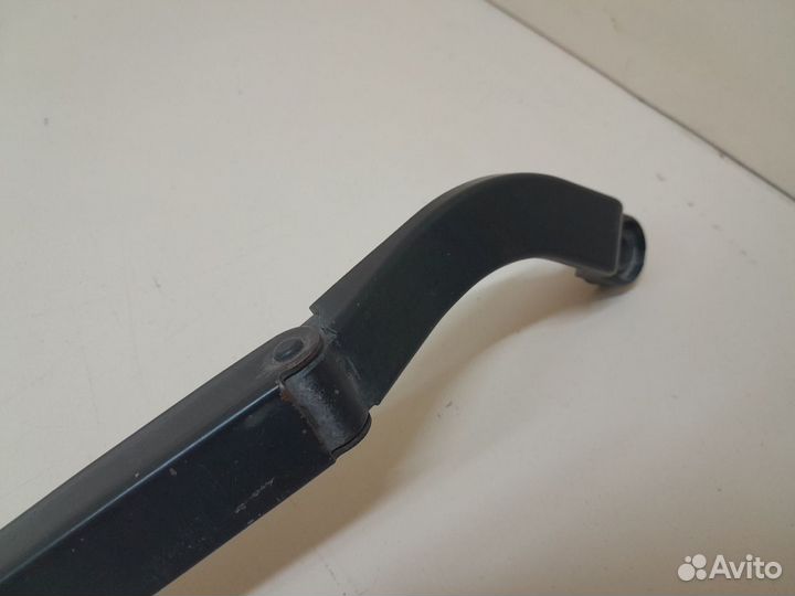 Поводок стеклоочистителя передний правый Nissan Al