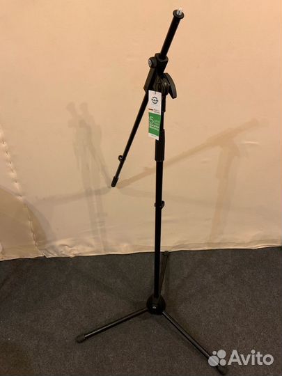 Микрофонные стойки K&M, пюпитры, клавишные стойки