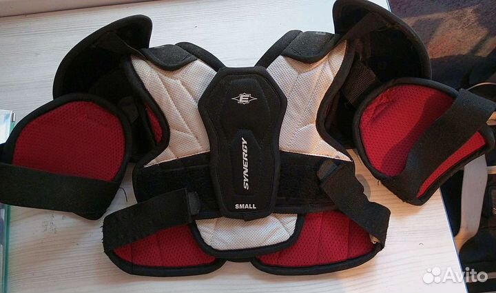 Нагрудник Easton Synergy