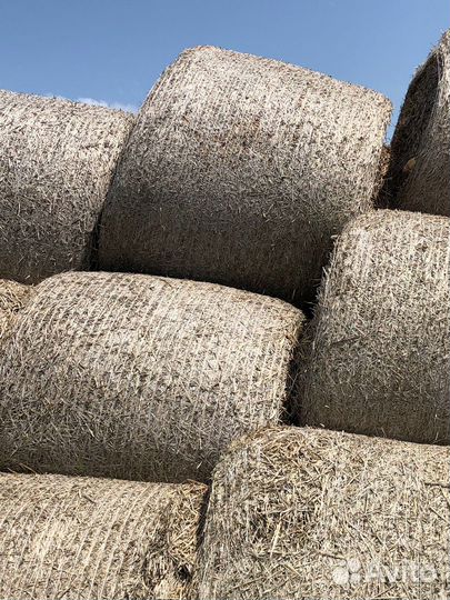 Солома в рулонах