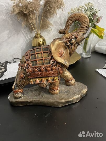 Статуэтка слон