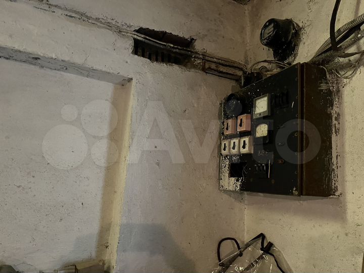 Гараж, > 30 м²