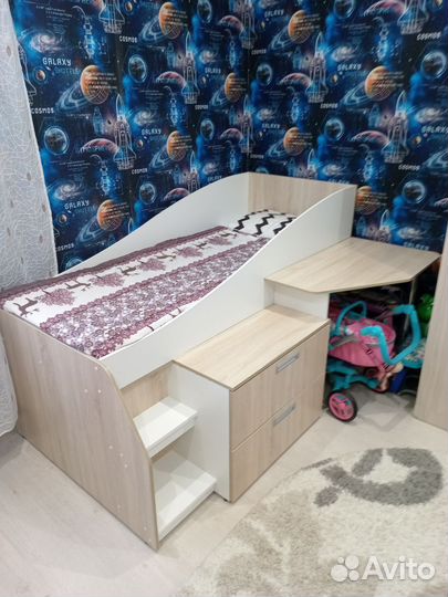 Кровать подростковая